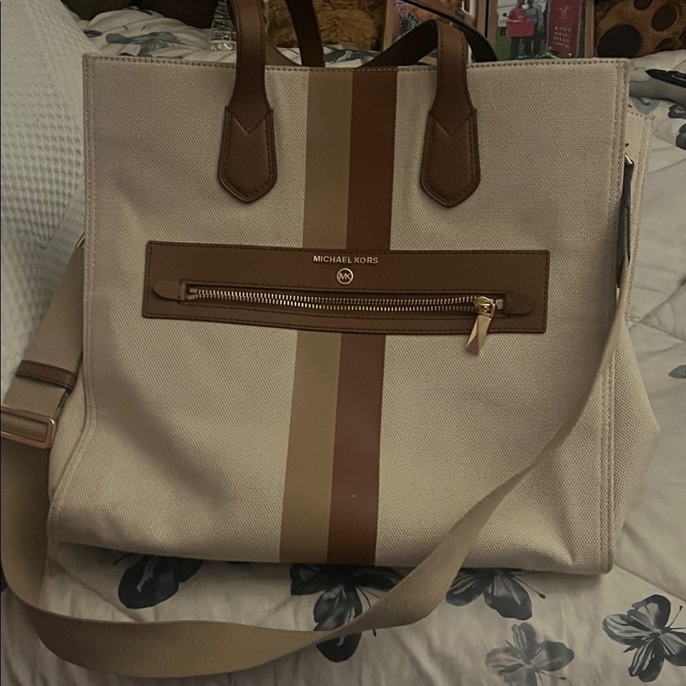 Michael Kors Cream and Brown womens Messenger Bag